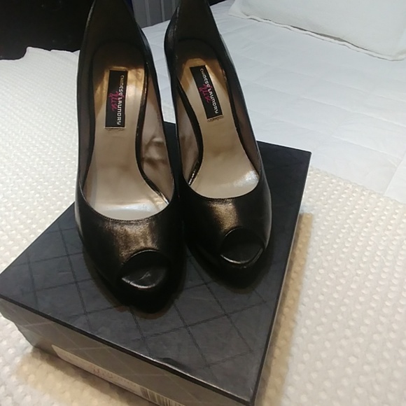 Black heels - Picture 2 of 6